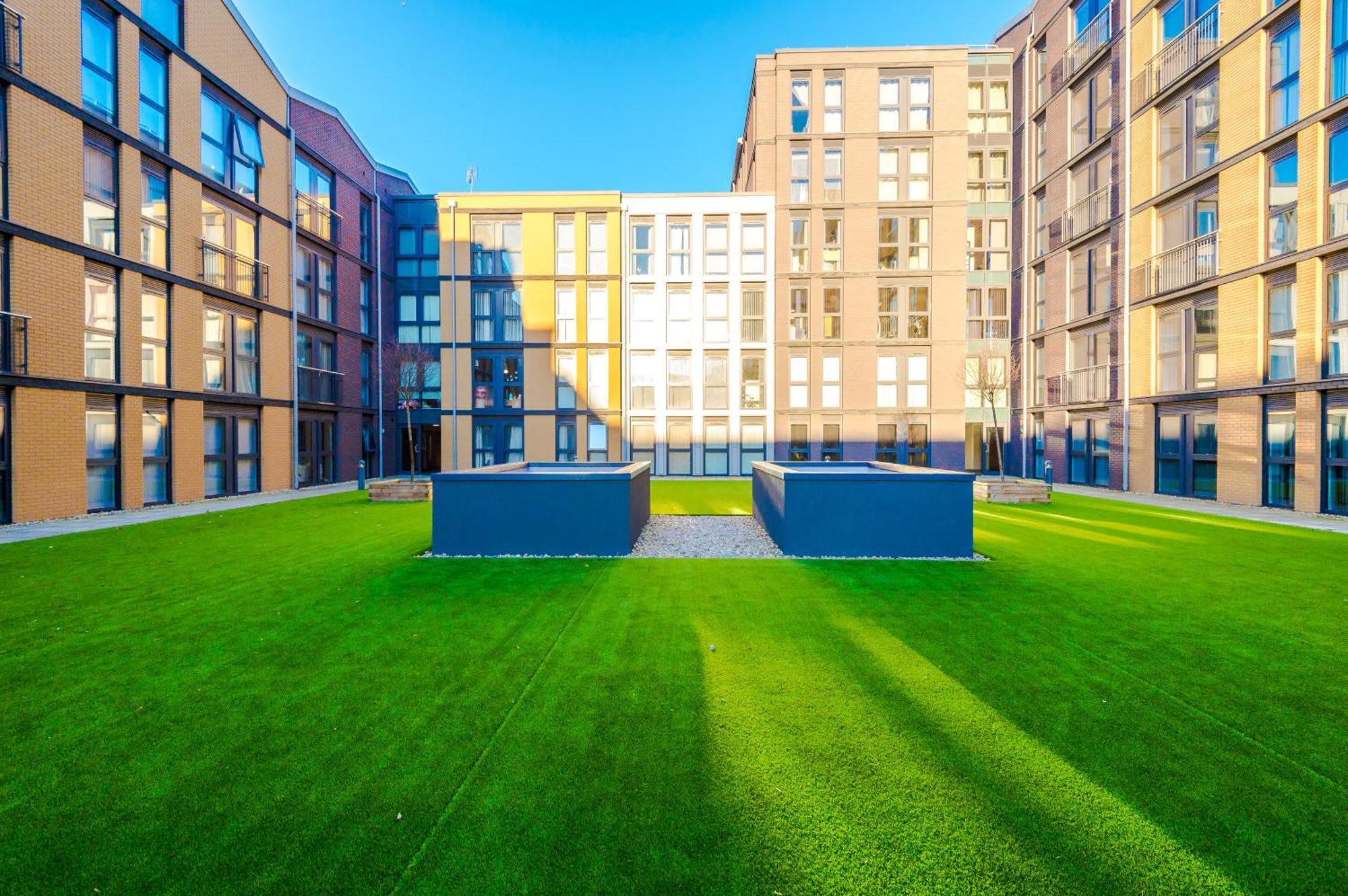 The Sterling - Free Parking, Fast Wifi, Modern, Close To Broad Street, Center