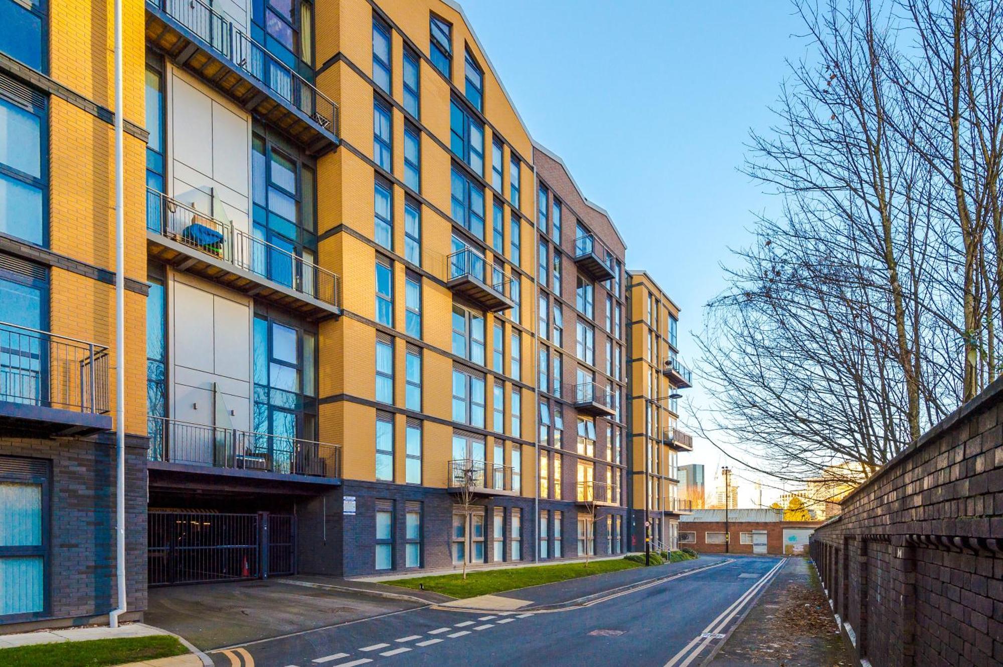 The Sterling - Free Parking, Fast Wifi, Modern, Close To Broad Street, Center